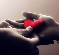 Любовь сердце в руке